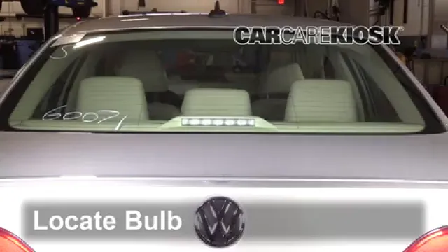 2012 Volkswagen Jetta TDI 2.0L 4 Cyl. Turbo Diesel Sedan Luces Luz de freno central (reemplazar foco)